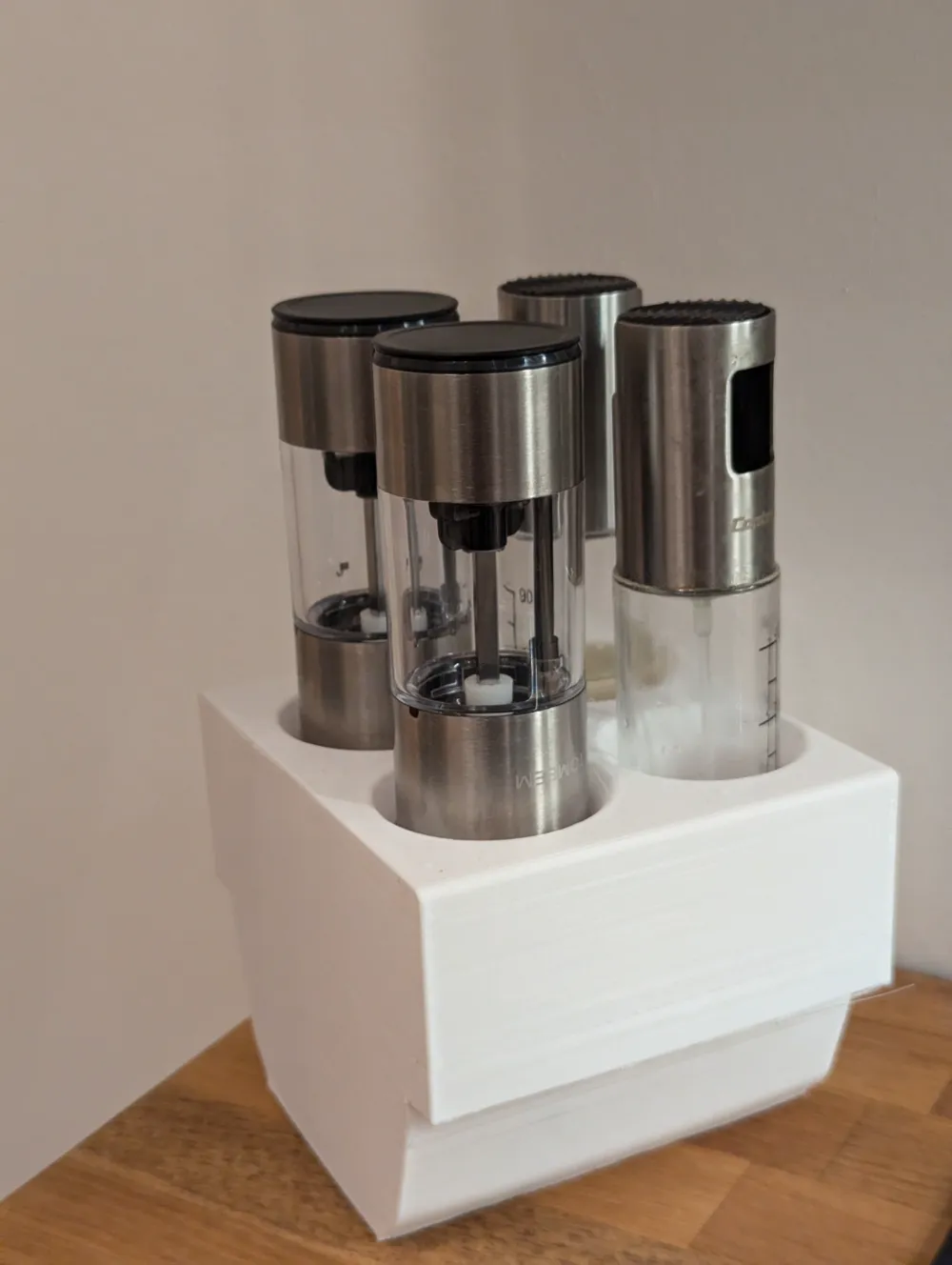 Close-up of one insert configured for mills and sprayers.